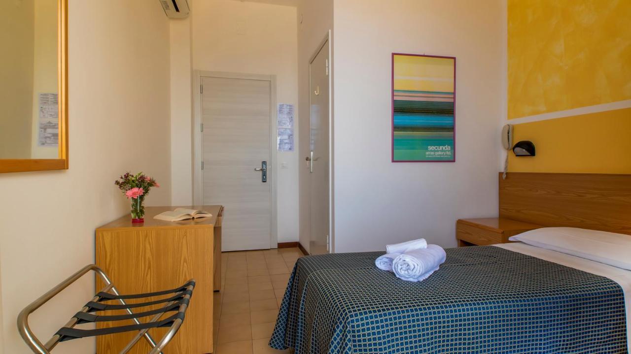 Hotel President'S Пезаро Екстер'єр фото