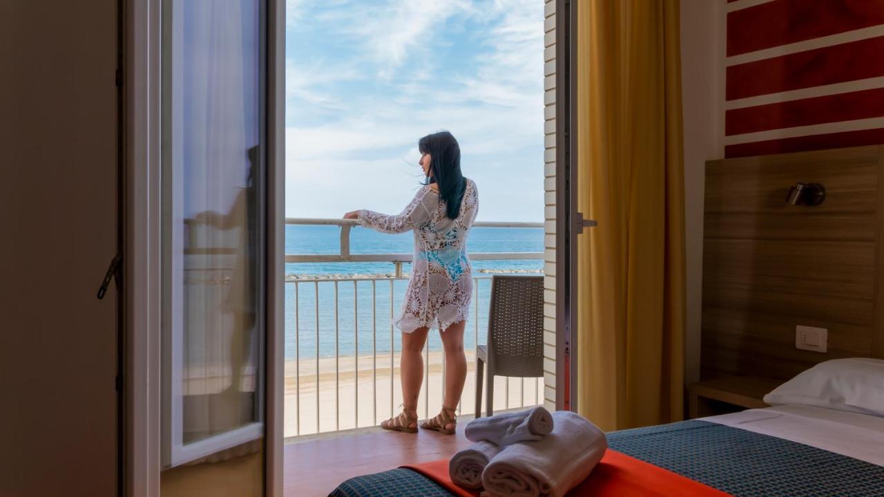 Hotel President'S Пезаро Екстер'єр фото