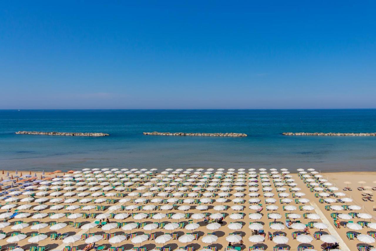 Hotel President'S Пезаро Екстер'єр фото