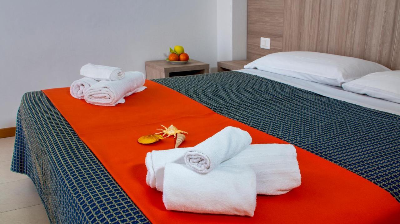 Hotel President'S Пезаро Екстер'єр фото