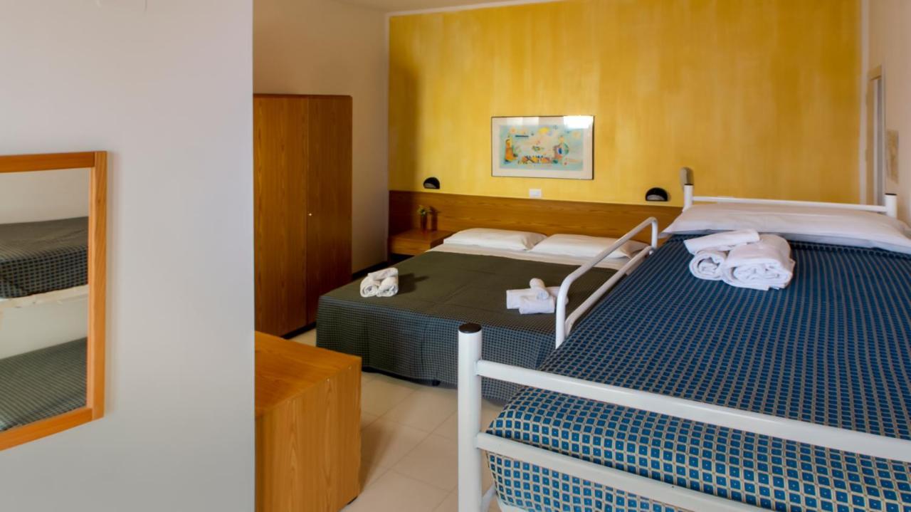 Hotel President'S Пезаро Екстер'єр фото
