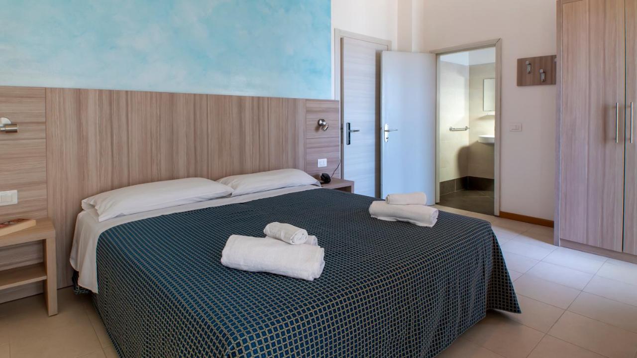 Hotel President'S Пезаро Екстер'єр фото