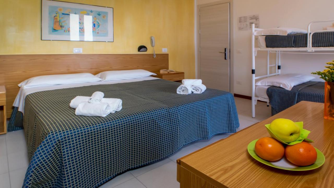 Hotel President'S Пезаро Екстер'єр фото