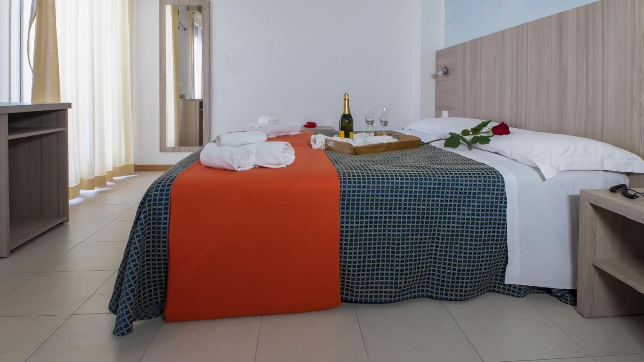 Hotel President'S Пезаро Екстер'єр фото