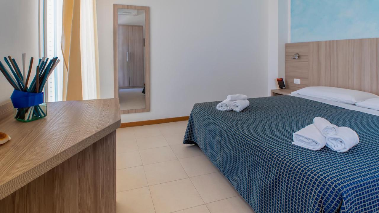 Hotel President'S Пезаро Екстер'єр фото